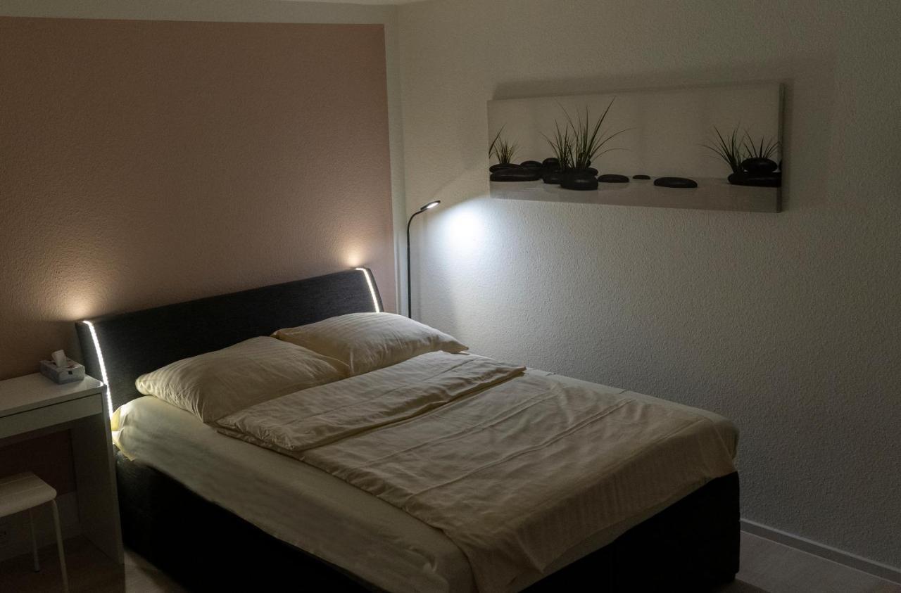Ferienwohnung Dennis 로라흐 외부 사진